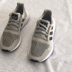 (Men) Adidas Swift Run